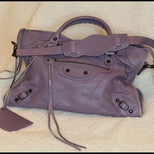 Balenciaga city in Glycine